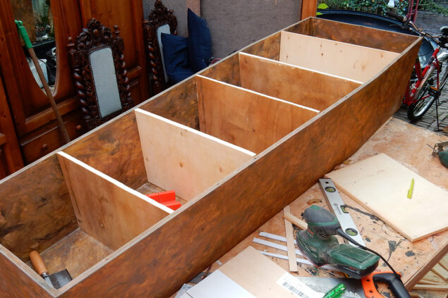 Manouk Streur Coffin cabinet