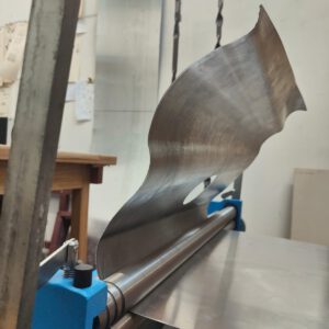Atelier Manouk Streur | Golvende lamp Aluminium Staal Wals Atelier Werkplaats Verlichting Lamp Lichtobject Kunst Design Lamp Spotjes Aluminium Wals HBM