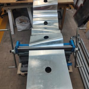 Atelier Manouk Streur | Golvende lamp Aluminium Staal Wals Atelier Werkplaats Verlichting Lamp Lichtobject Kunst Design Lamp Spotjes Aluminium Wals HBM