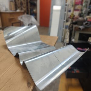 Atelier Manouk Streur | Golvende lamp Aluminium Staal Wals Atelier Werkplaats Verlichting Lamp Lichtobject Kunst Design Lamp Spotjes Aluminium Wals HBM